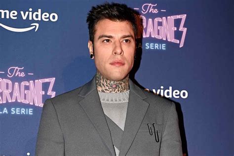 Fedez Sotto Accuse Dopo Essere Stato Ospite Di Lazza La Replica Del Rapper