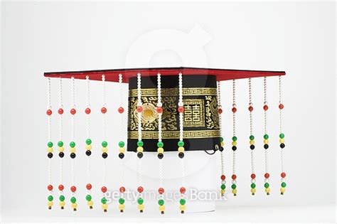 Beaded Traditional Korean Hat 이미지 A10905690 게티이미지뱅크