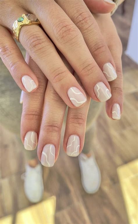 Pin by Clara Hernández on Uñas Neutral nails Casual nails Dipped nails