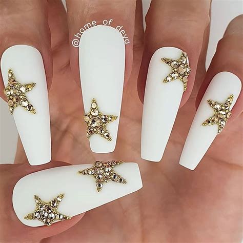 45 Incredible White And Gold Nails To Compliment Your Style The Cuddl