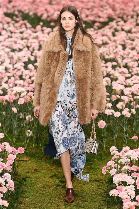 Tory Burch Otoño invierno 2018 2019 New York Fashion Week Yodona