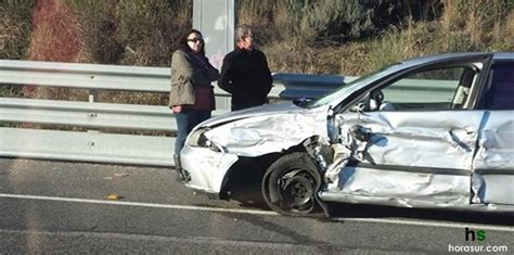 Dos vehículos implicados en un accidente en la autovía