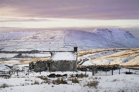 Mile Wide Corridor Of Snow Has Seen Some Britons Waking Up To