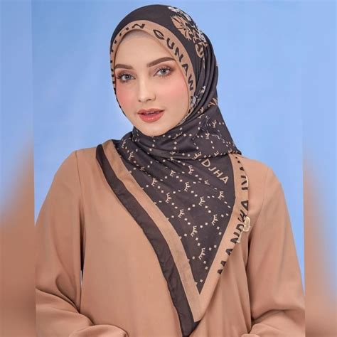 Jual Graffiti Chic Brown Scarf Mandjha Hijab Ivan Gunawan Light Of