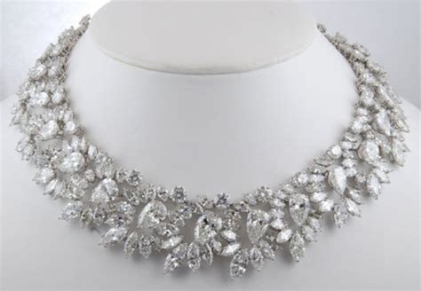 VINTAGE 1964 HARRY WINSTON Diamond Wreath Necklace | White diamond ...