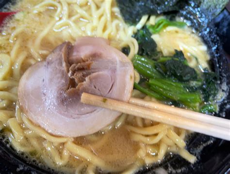 青森市新城「横浜家系ラーメン 木村屋」でガッツリと家系ラーメンとライスをかきこむ｜つかまえ太郎の美味礼讃