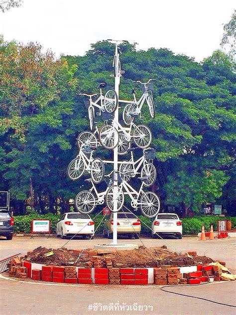 Bicycle Sculpture At The Roundabout Roundabout Sculpture Sculptures