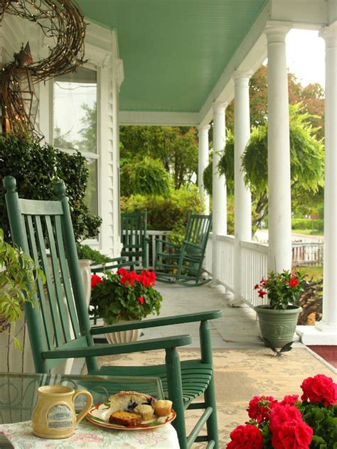 Front Porch Decorating Ideas From Around The Country DIY