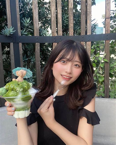 佐藤かれんさんのインスタグラム写真 佐藤かれんinstagram「夏だからかき氷〜〜🍧 いつもと違うの！わかる？ カラコンは