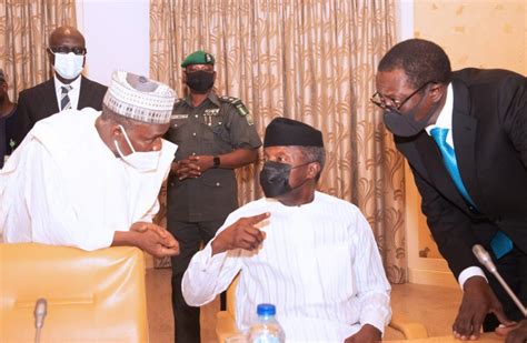 Photos Buhari Meets Security Chiefs Again In Abuja Over Insecurity P