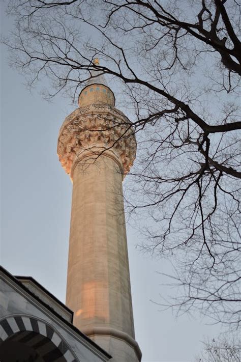 Minaret with Decoration · Free Stock Photo