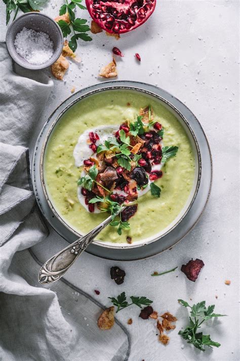 Cremige Rosenkohl Lauch Suppe mit Gemüsechips Tinastausendschön Find