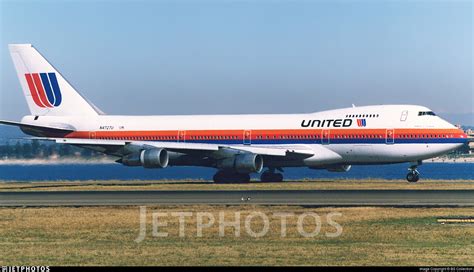 United Airlines Boeing 747 122