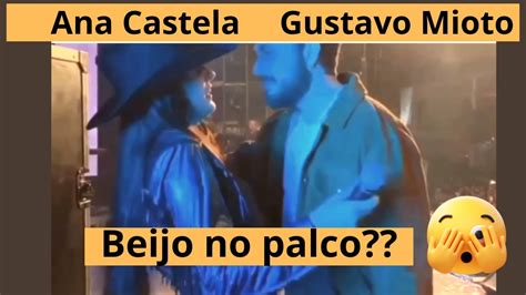 Beijo Entre Ana Castela E Gustavo Mioto AO VIVO No Palco Namorando