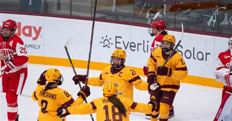 Women S Hockey Gophers Abbey Murphy Scores Viral Penalty Shot Goal In