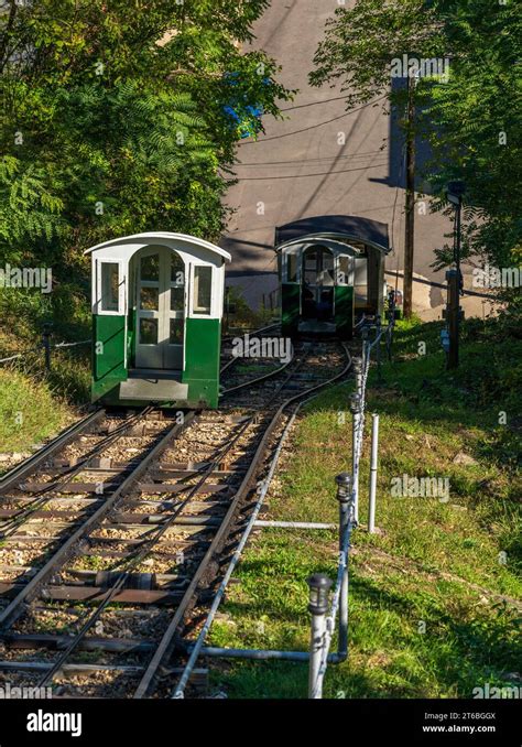 Steepest Shortest Scenic Railway In World On Fenelon Place In Dubuque