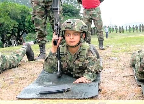 La historia del soldado de más baja estatura del país