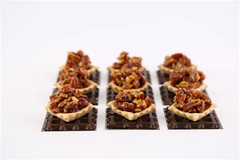 Caramelized Nuts Tart – Petite Boutique