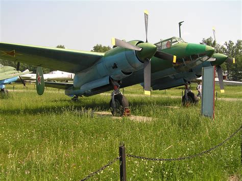 Petlyakov Pe-2 Walk Around Page 1