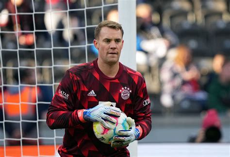 Bundesliga 2324 Manuel Neuer Kehrt Auf Den Trainingsplatz Zurück