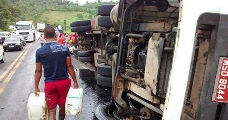 Carreta tomba após colidir contra dois veículos na BR 101 Blog Paulo José