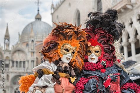 Carneval Mask In Venice Venetian Costume Foto De Stock Adobe Stock