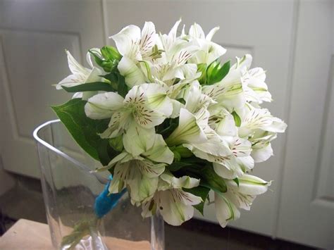 Wedding Flowers Monroe Michigan Monroe Florist Alstroemeria Wedding