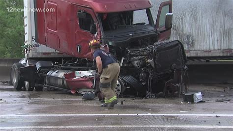 Woman Killed After Wreck Involving 18 Wheeler In Beaumont