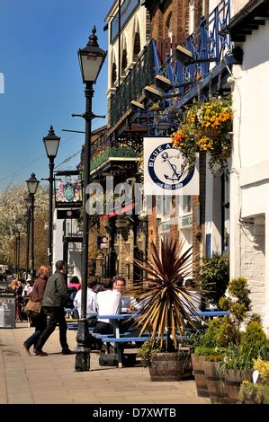 The Blue Anchor And Rutland Arms Riverside Pubs On The Lower Mall In