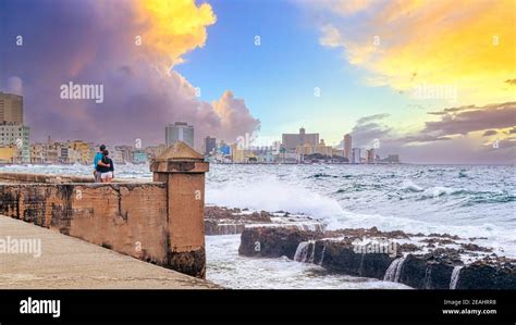 El Malecon, Havana, Cuba Stock Photo - Alamy