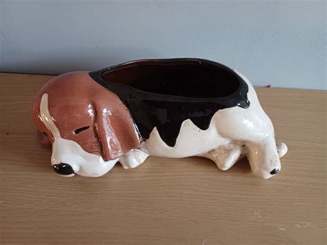 Village Pottery Dog Ceramic Planter Plant Pot T Beagle Type Dog 25cm