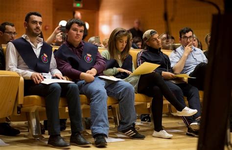 Jóvenes con discapacidad intelectual se convierten en especialistas en