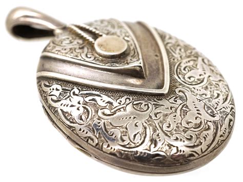 Victorian Silver Oval Locket With Overlap Detail 555h The Antique