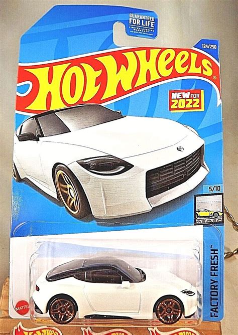 2022 Hot Wheels 124 Factory Fresh 5 10 NISSAN Z PROTO White W Gold Pr5