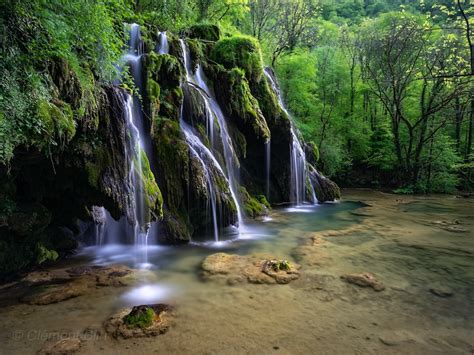 Visiter le Jura La cascade des Tufs aux Planches Près Arbois Le