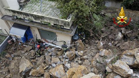 Frana In Via Posalunga Intervento Dei Vigili Del Fuoco Famiglie