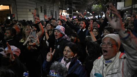 Todos Con Cristina Una Multitud Marcha En Argentina Para Defender La