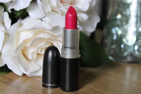 MAC Lipstick in Full Fuchsia - Anoushka Loves