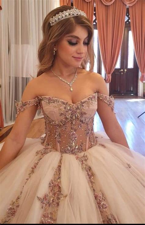 Pin By Isabel Draiman On Bustier Y Croptop Xv A Os Quince Dresses