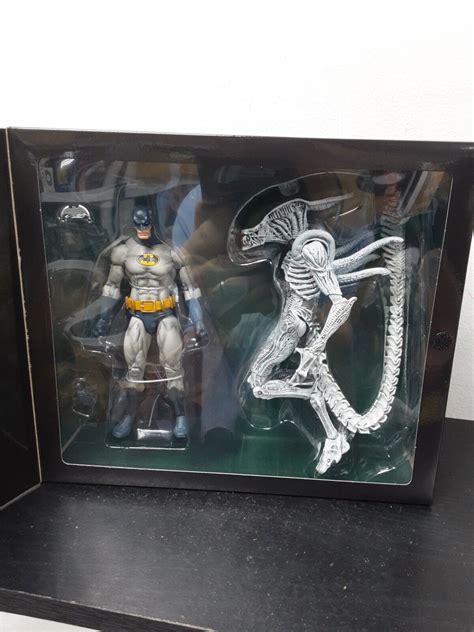 Neca Dc Batman Vs Aliens Nycc 2019 Exclusive Action Figure Set