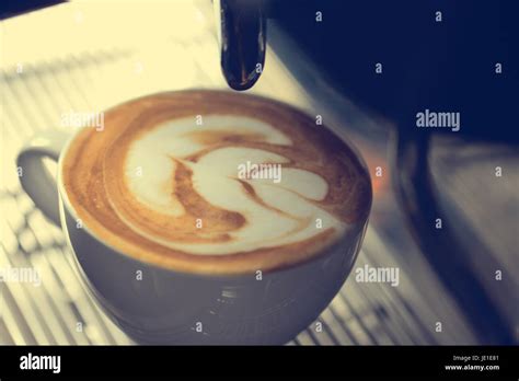 How To Make Latte Art By Barista Focus In Milk And Coffee In Vintage