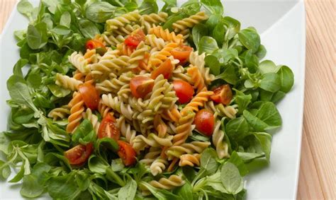 Receta De Ensalada De Pasta Canónigos Y Tomates Cherrys Karlos Arguiñano