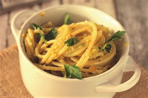 Ricetta Spaghetti Al Pesto Di Agrumi E Prezzemolo Gustosano