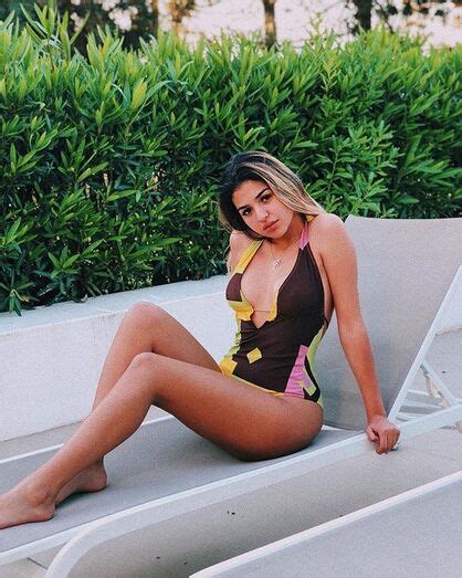 A Escaldar B Rbara Bandeira Fotografa Se Em Lingerie Na Casa De Banho Nacional Flash