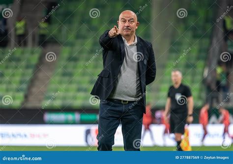 Ferencvaros Coach Stanislav Cherchesov With The Hungarian League