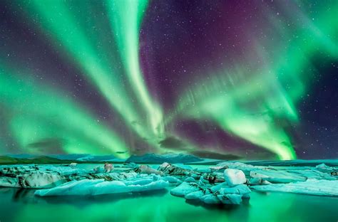 El fenómeno natural de la aurora boreal en Islandia