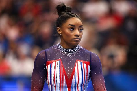 Simone Biles Reflects On Criticism Over Her Hair I M Not Embarrassed