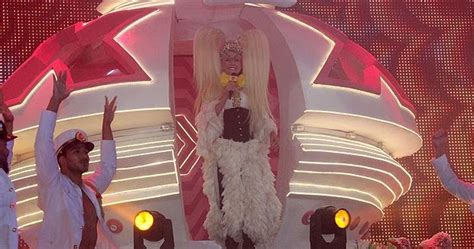 Blog Ilha X Xuxa Volta Aos Palcos Em Mega Show No Rj Chora E Emociona