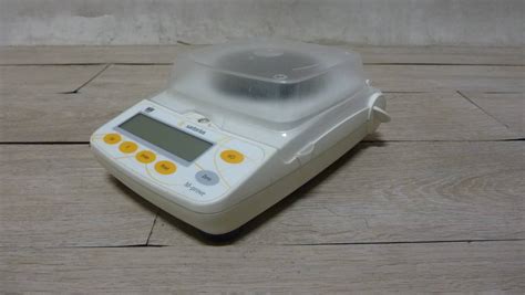 Sartorius AY303 Precision Balance LabMakelaar Benelux