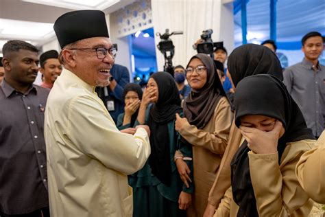 Anwar Ibrahim On Twitter Malam Ini Saya Berkesempatan Berbuka Puasa